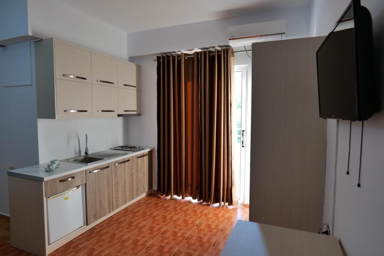 Saranda Inn Rooms & Apartments Bagian luar foto