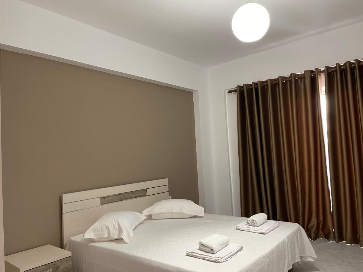 Saranda Inn Rooms & Apartments Bagian luar foto