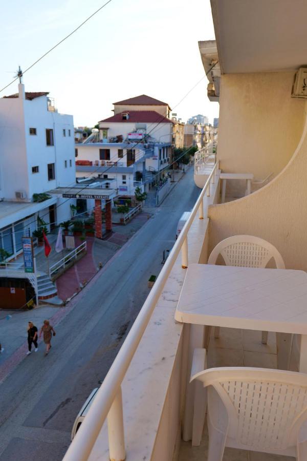 Saranda Inn Rooms & Apartments Bagian luar foto