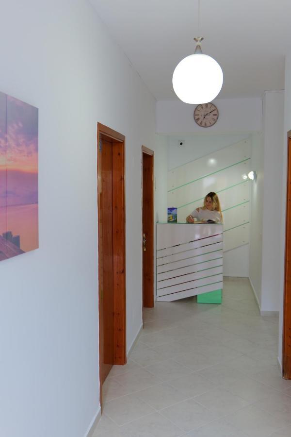 Saranda Inn Rooms & Apartments Bagian luar foto