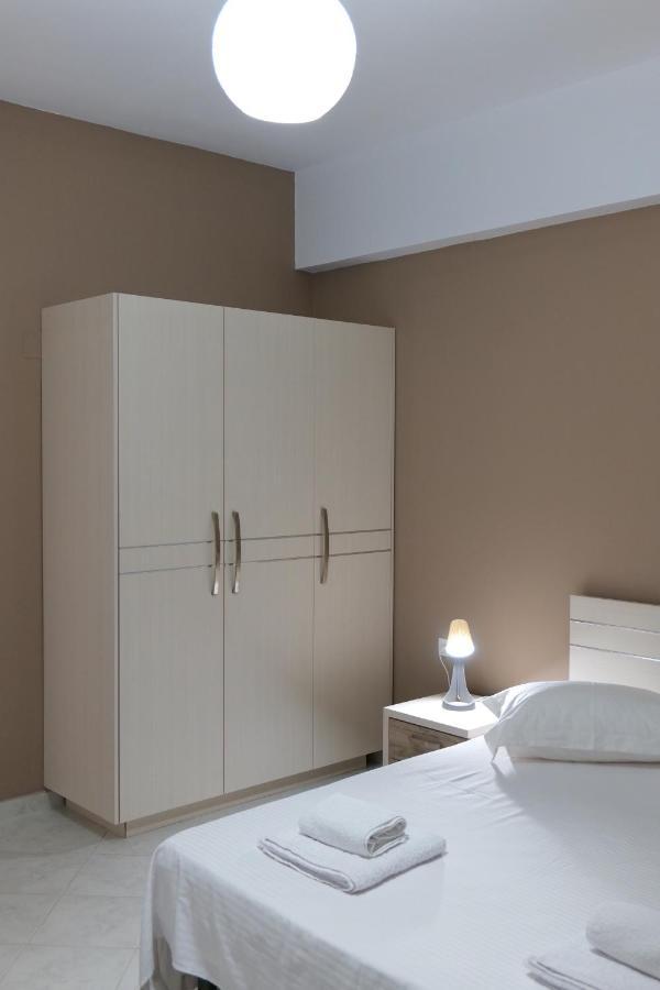 Saranda Inn Rooms & Apartments Bagian luar foto