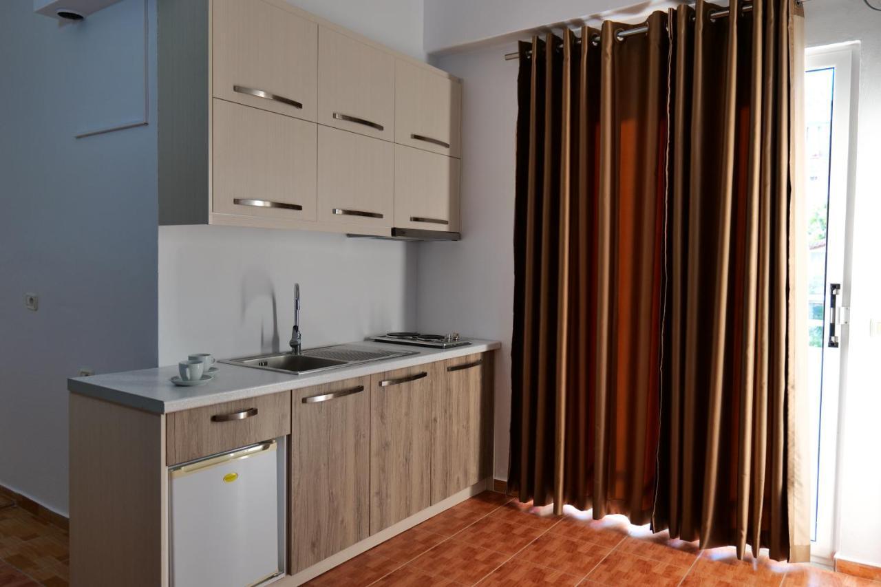 Saranda Inn Rooms & Apartments Bagian luar foto