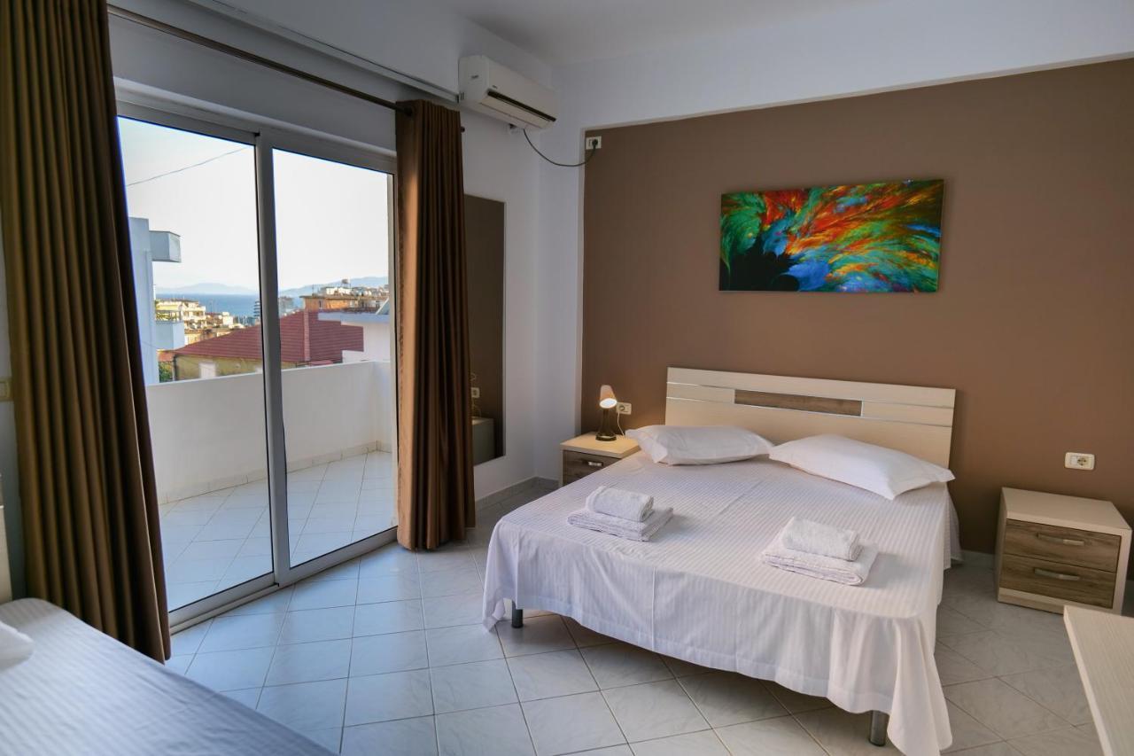 Saranda Inn Rooms & Apartments Bagian luar foto